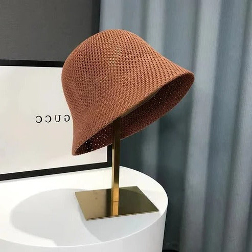 Women's wide brim sun hat beige lightweight breathable UV protection summer beach accessory