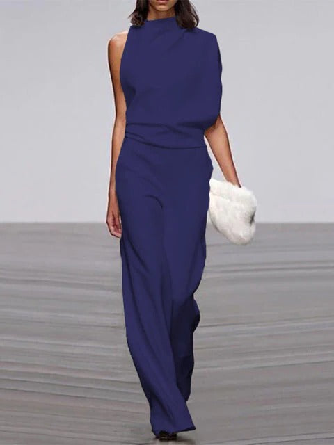 Women's sleeveless wide-leg jumpsuit with flowy silhouette, round neckline, for effortless warm-weather style