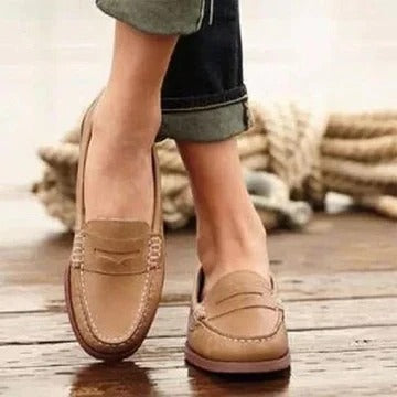 Women's retro PU leather slip-on loafer low heel vintage silhouette daily comfort footwear