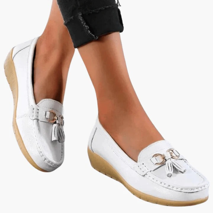 Women's moccasin ballet flats with Velcro fastening, non-slip sole, lightweight everyday flat shoes