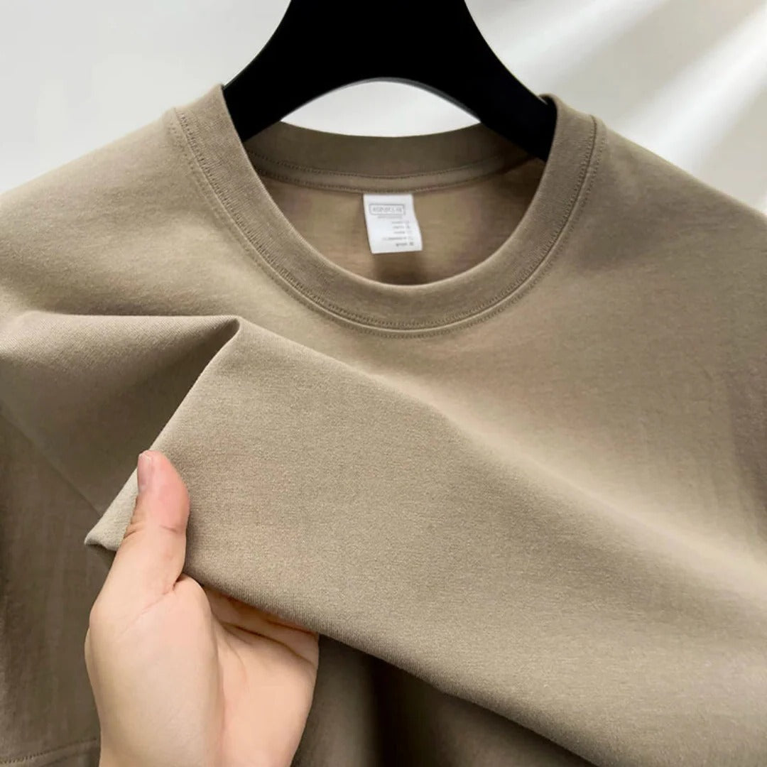 Men's white classic crewneck t-shirt relaxed straight fit breathable everyday essential