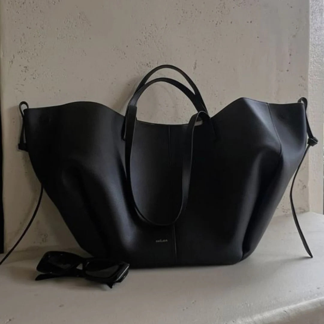 Women's vintage brown leather shoulder bag timeless chic design with spacious multi-pocket interior