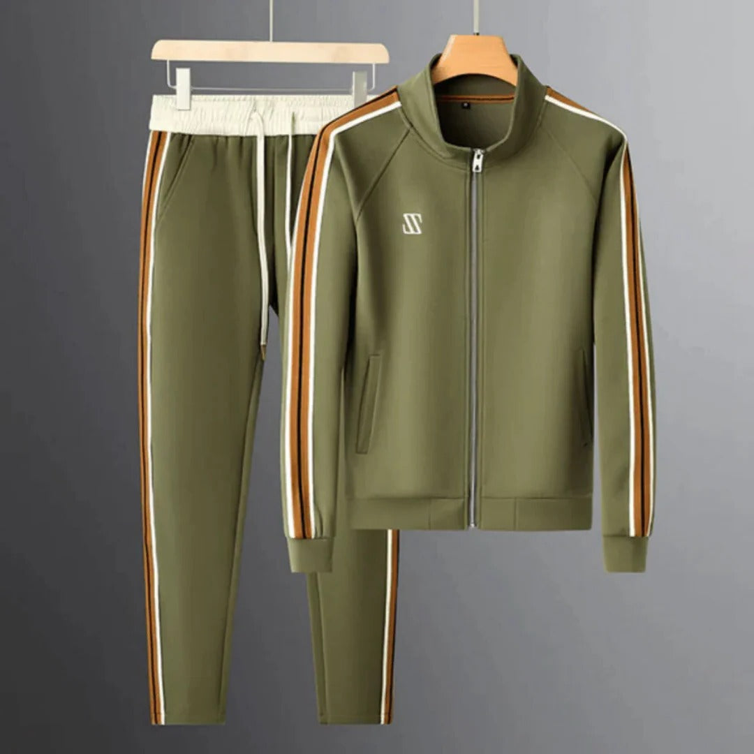 Men's slim fit zip-up tracksuit set in solid color, sporty two-piece athletic ensemble
