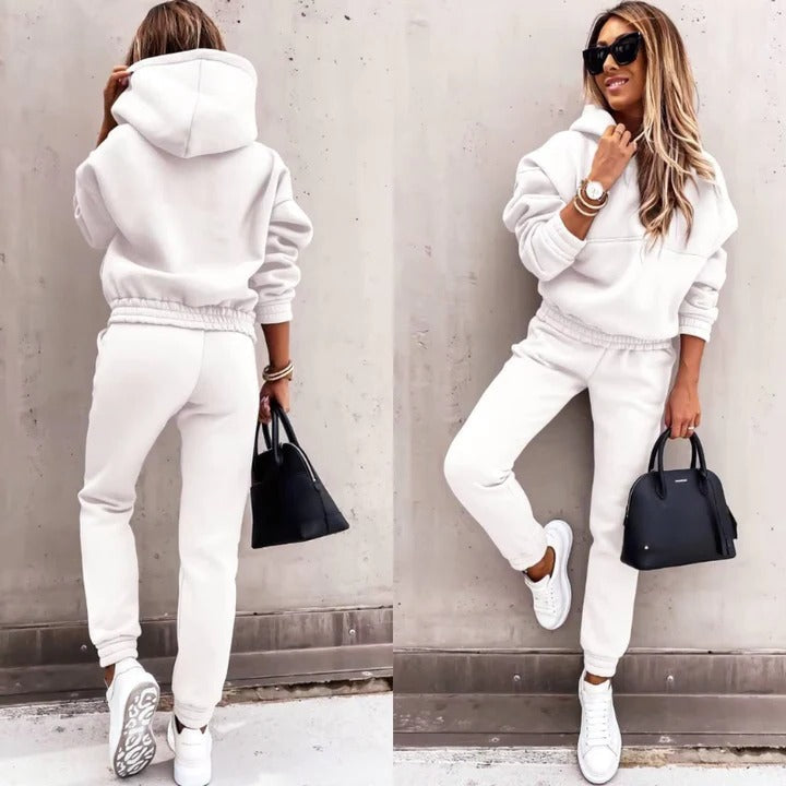 Women's two-piece athleisure tracksuit relaxed fit versatile casual workout set with modern style