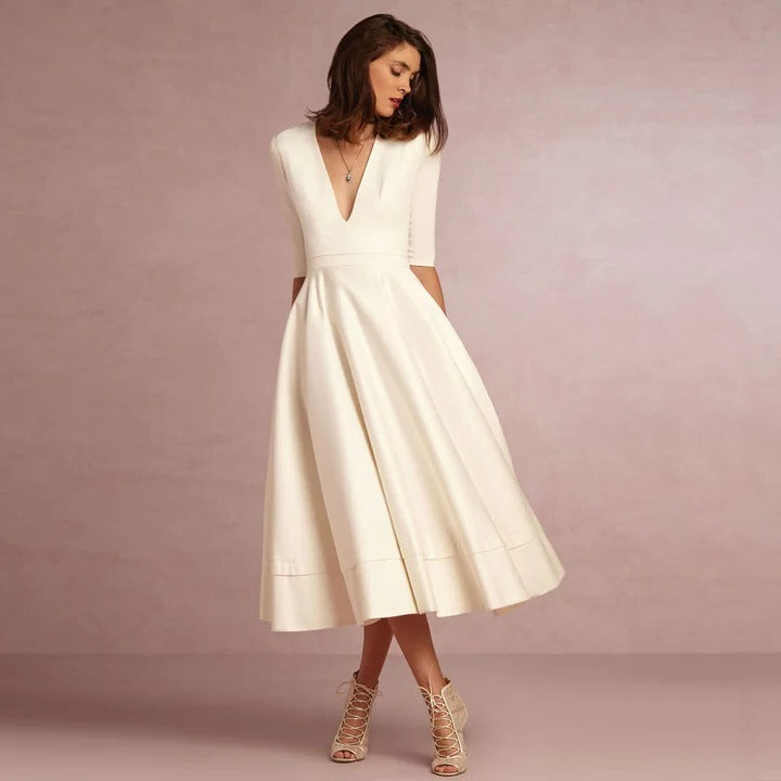 Women's sleeveless princess dress elegant fitted bodice full-length sweeping skirt formal style