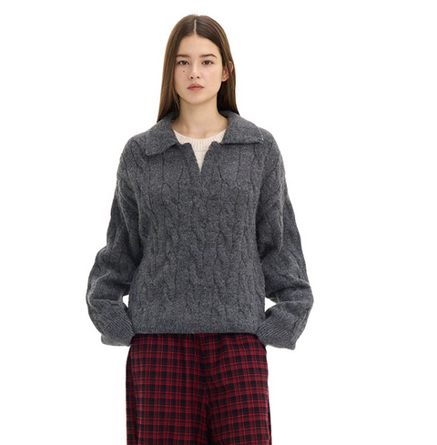 Men's cream cable knit relaxed fit sweater with soft open collar and ribbed cuffs