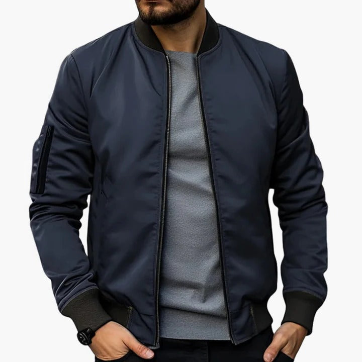 Men's slim fit bomber jacket with lined interior, modern silhouette and front zipper for transitional seasons