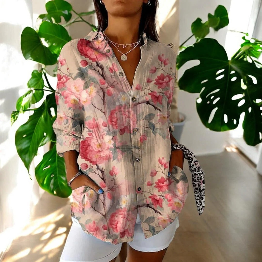 Women's vintage blouse relaxed regular cut timeless design versatile casual to semi-formal wear