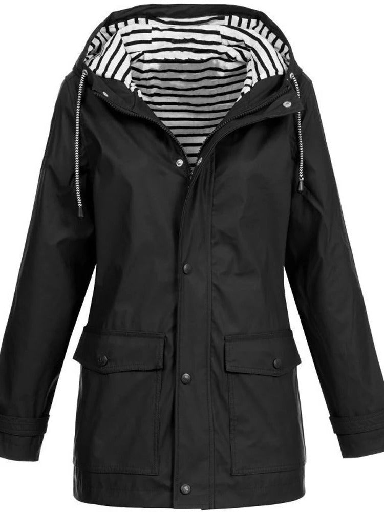 Lightweight full-zip outdoor jacket for hiking, slim active cut, ideal spring summer everyday wear