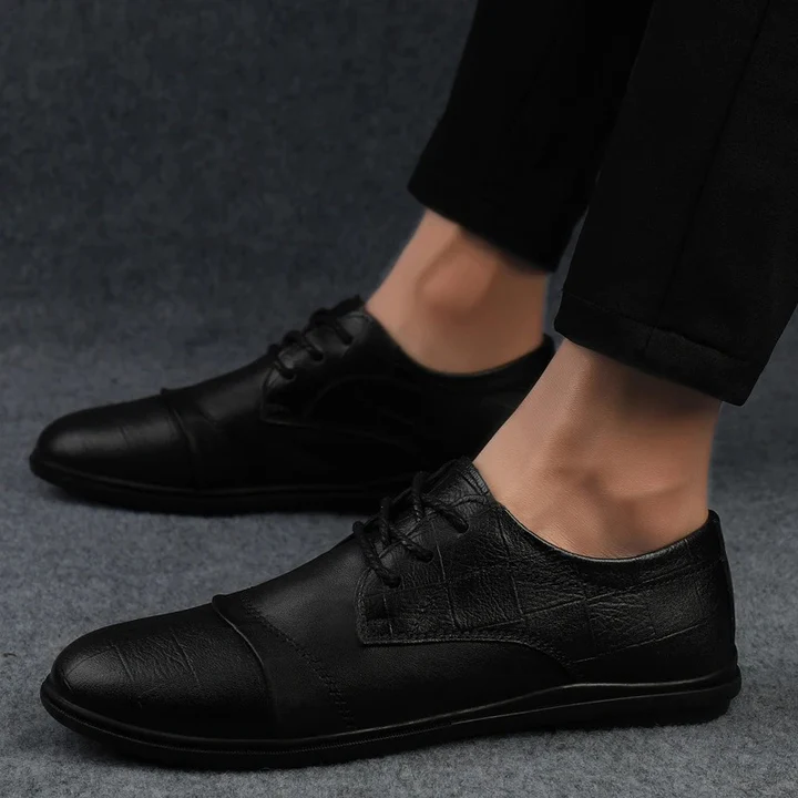 Men's genuine leather cap-toe Oxford shoes in classic black with lightweight flexible sole