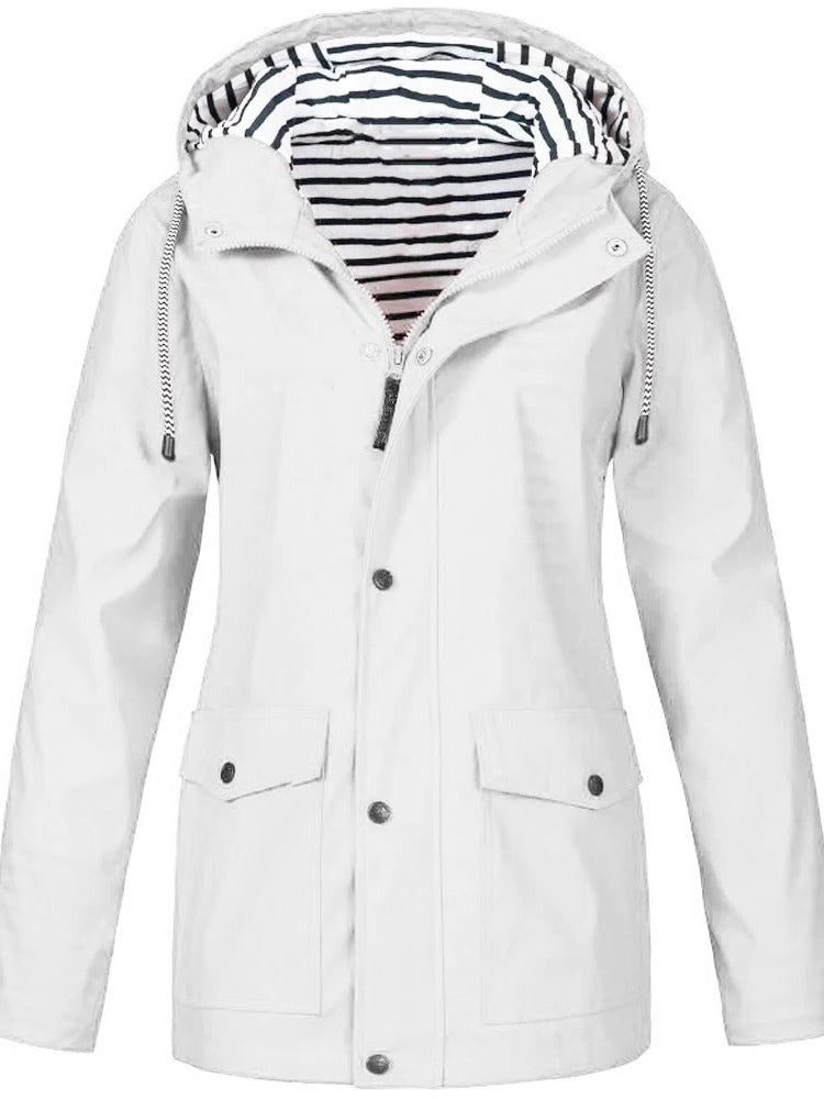 Lightweight full-zip outdoor jacket for hiking, breathable spring summer active wear with unrestricted cut