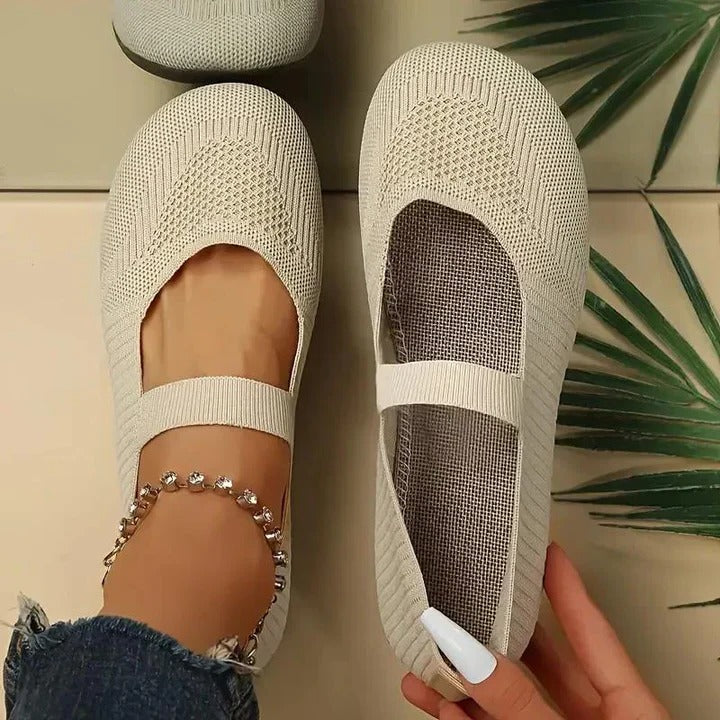 Women's slip-on slippers soft insole flexible fit lightweight casual travel comfort footwear