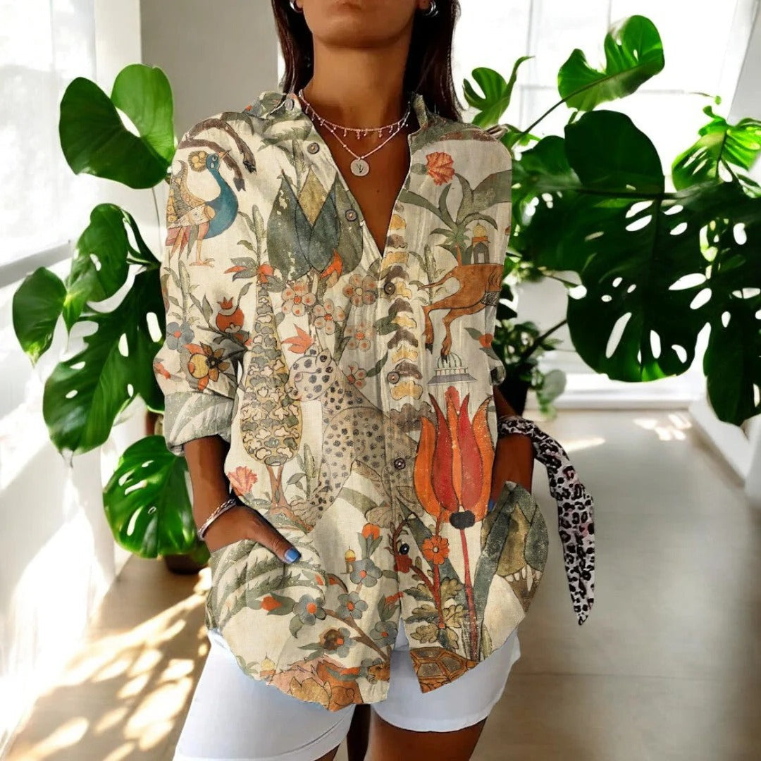 Women's vintage blouse regular cut timeless design versatile casual to semi-formal comfortable fit