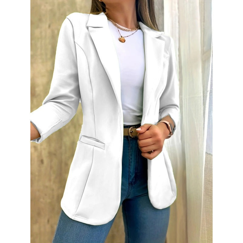 Women's tailored blazer classic lapel flap pockets smooth texture structured professional fit