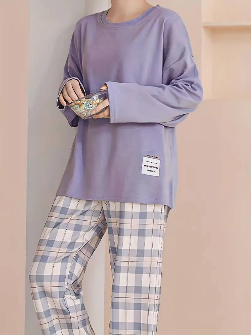 Women's plaid pajama set with loose tee and full-length pants, chic two-piece loungewear