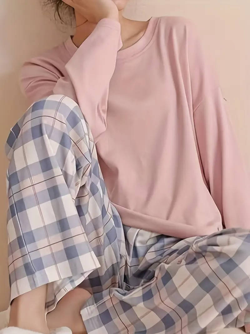 Women's plaid pajama set loose tee and full-length pants classic loungewear two-piece ensemble