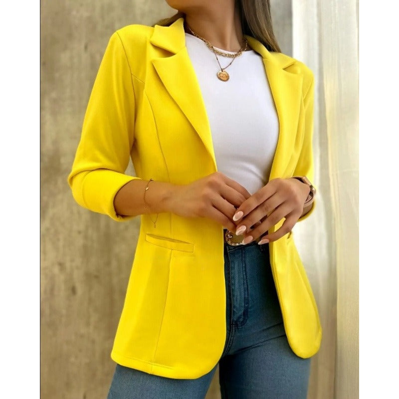 Women's tailored blazer smooth texture classic lapel flap pockets structured professional fit