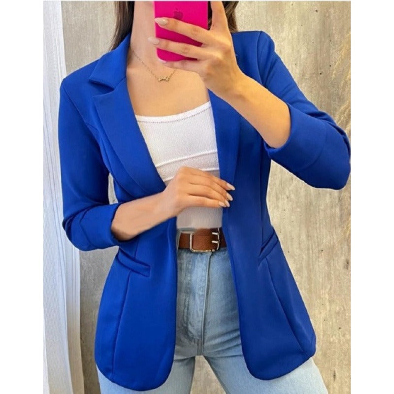 Women's tailored blazer classic lapel flap pockets smooth texture professional structured fit