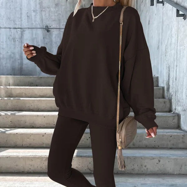 Women's oversized crew neck sweatshirt in soft cotton blend, relaxed silhouette for casual comfort