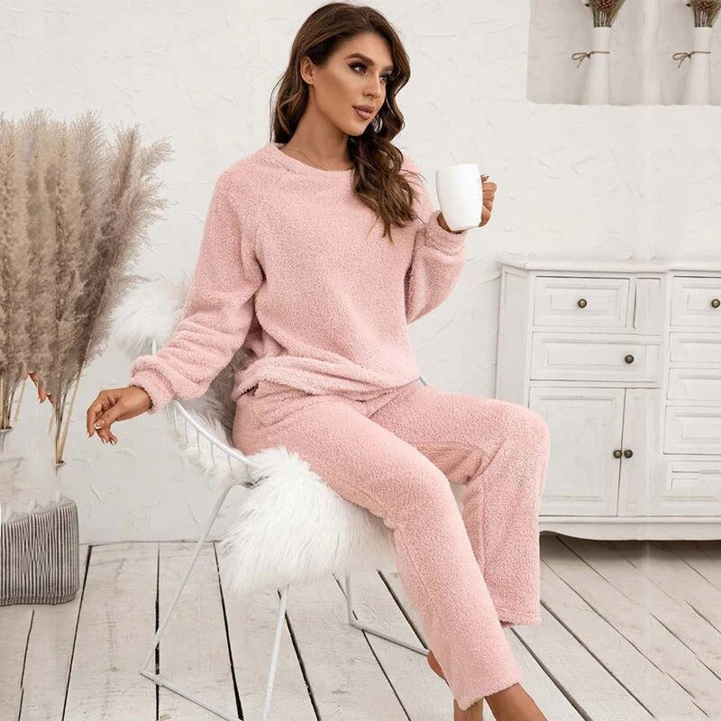 Women's two-piece fleece loungewear set relaxed fit long sleeve top and pants cozy plush fabric