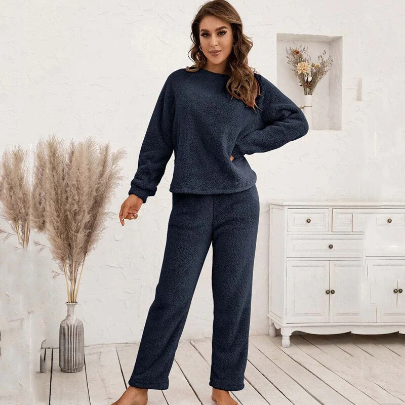 Women's soft fleece loungewear set relaxed fit long sleeve top and pants plush two-piece
