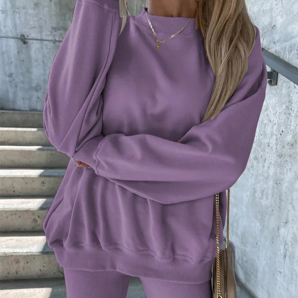 Women's oversized crew neck sweatshirt soft cotton blend relaxed fit for casual everyday comfort
