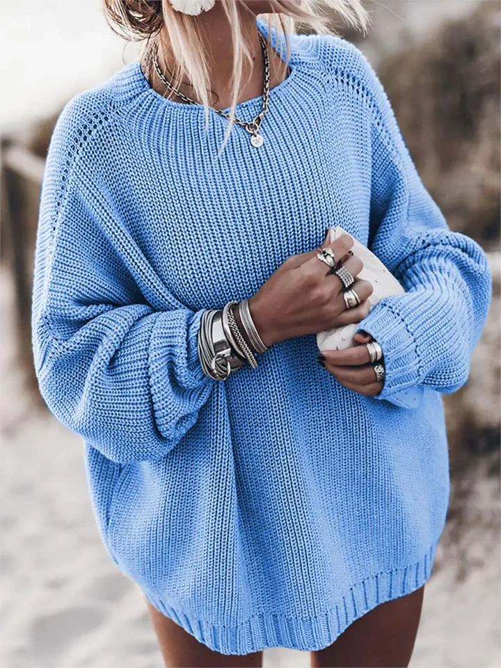Women's oversized chunky knit pullover sweater with raglan sleeves for cozy layered styling