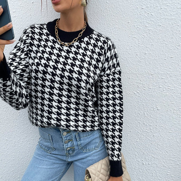 Women's wool blend relaxed fit pullover sweater in houndstooth pattern with ribbed trim