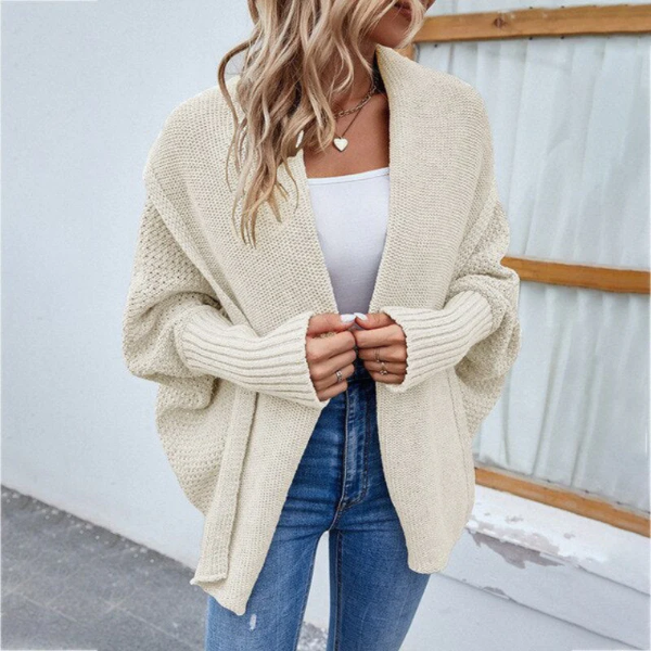 Women's oversized chunky knit cardigan in cozy open-front style, perfect for relaxed layering