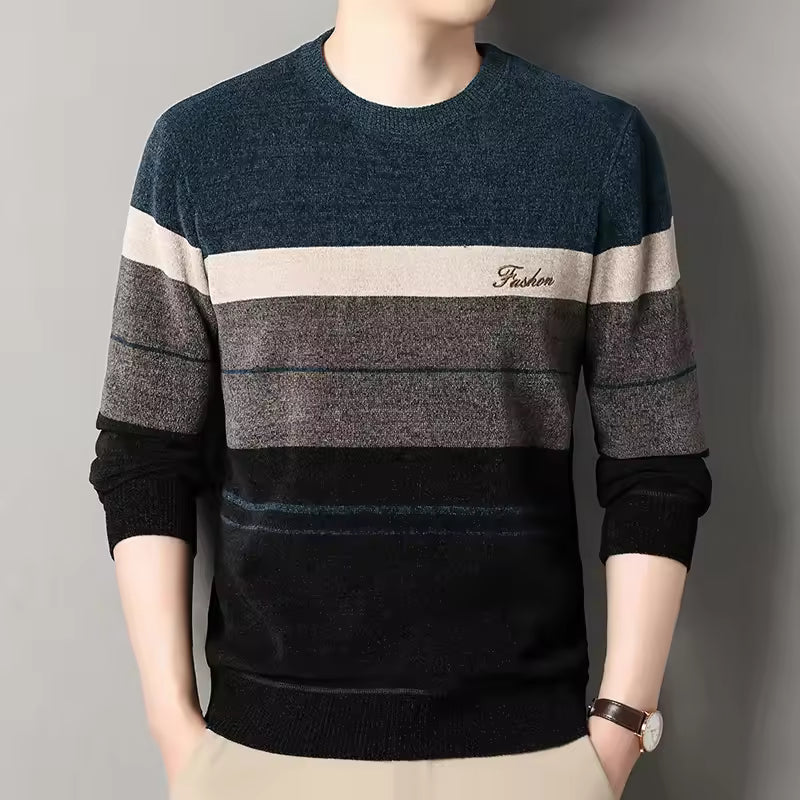 Men's wool blend pullover sweater in neutral tone, regular fit with classic knit texture for casual fall