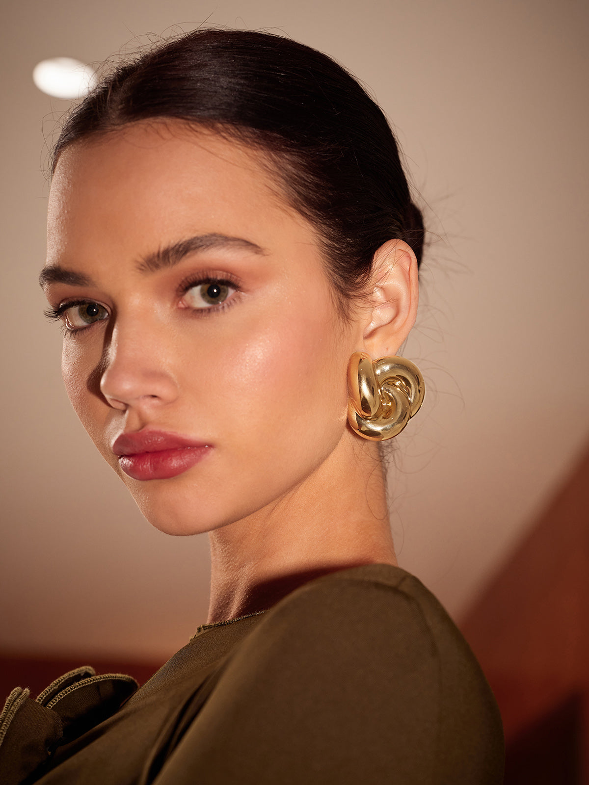 Knotted Gold Ear Cuff - Urbann-Vibe
