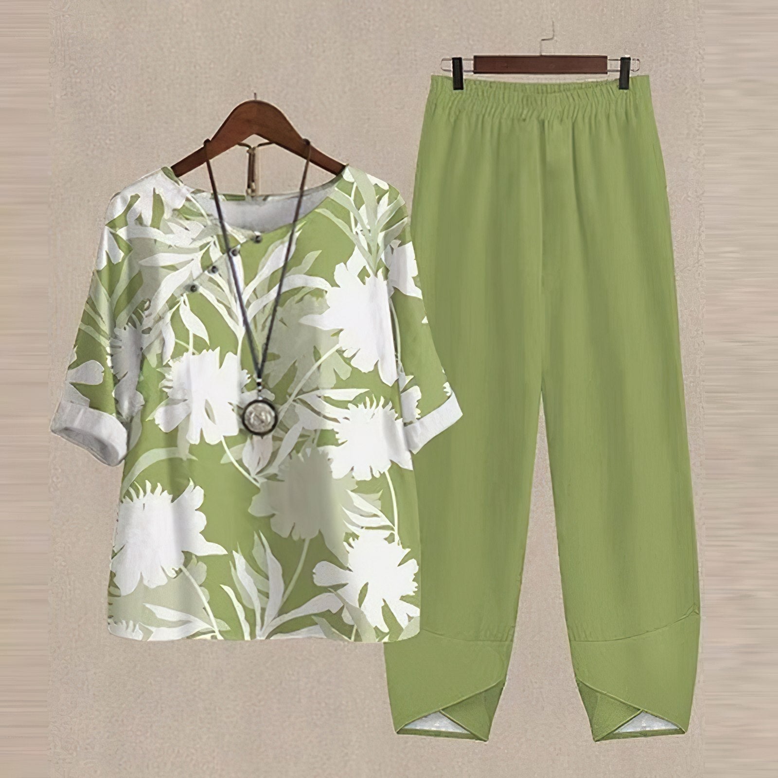 Women's butterfly print two-piece set loose fit blouse and pants with elastic waist 3/4 sleeves
