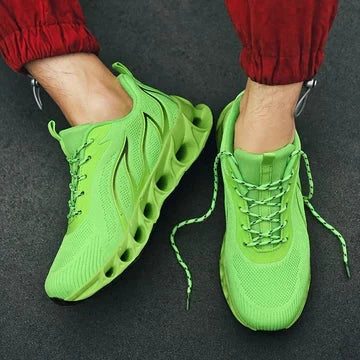 Men's lightweight running shoes with dynamic profiled sole, designed for everyday active comfort and versatility