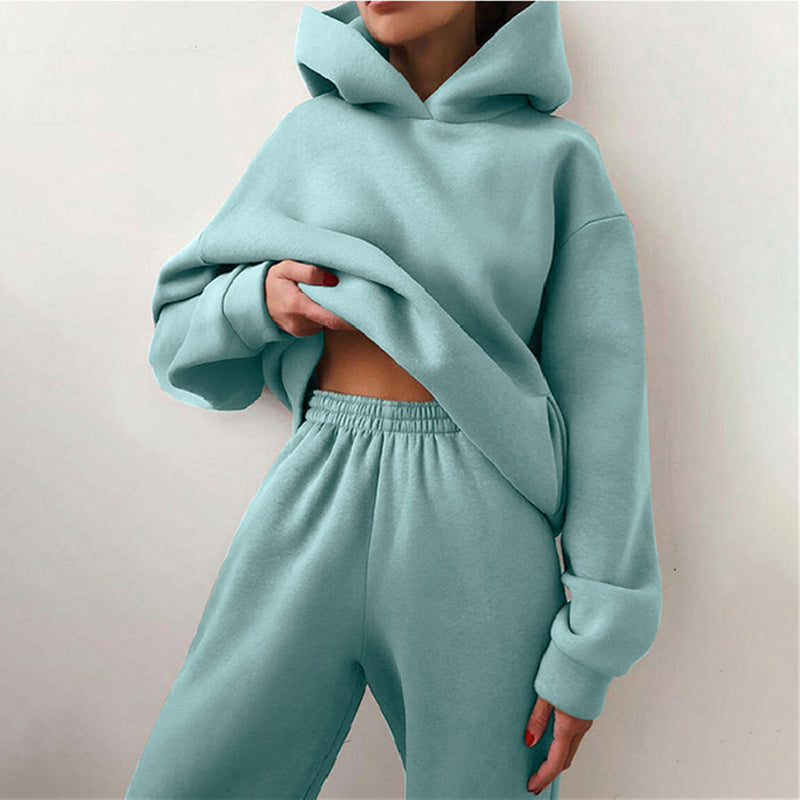 Women's casual loose fit hoodie and jogger two-piece set in relaxed silhouette for everyday comfort
