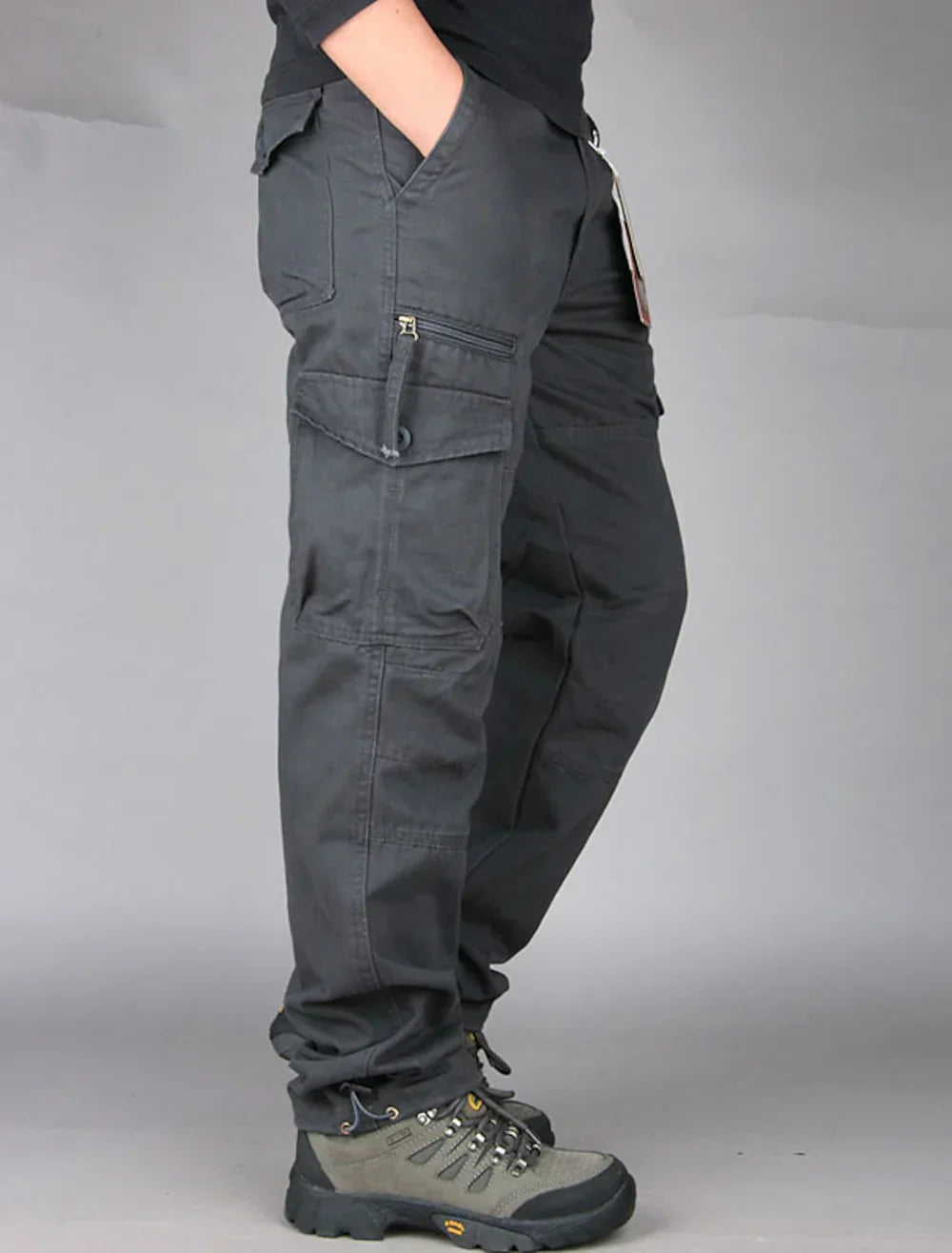 Men's straight-cut cargo pants with mid-rise waist and multiple utility pockets for everyday wear