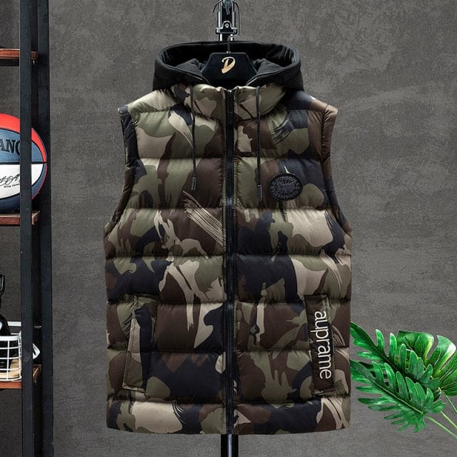 Camouflage thermal bodysuit, insulated slim-fit base layer with trendy camo print for cold weather
