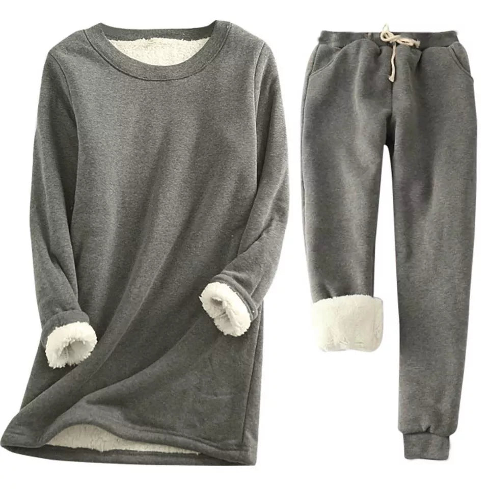 Women's Veda cozy fleece matching set, ultra-soft plush fabric, relaxed comfortable fit