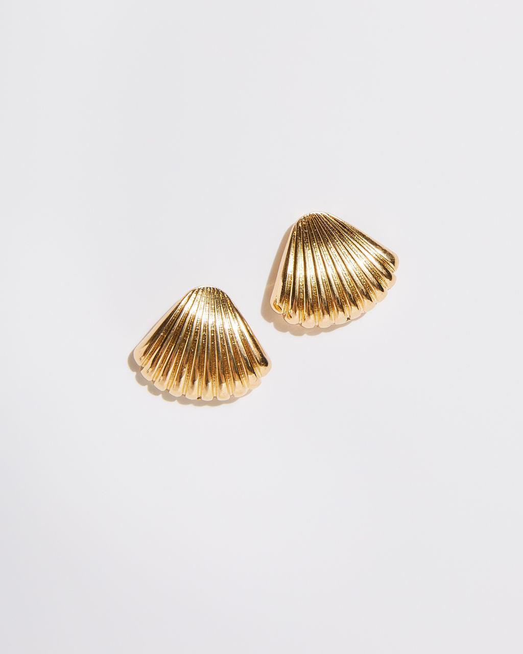 Handmade seashell earrings lightweight coastal boho jewelry women everyday beach-inspired accessory
