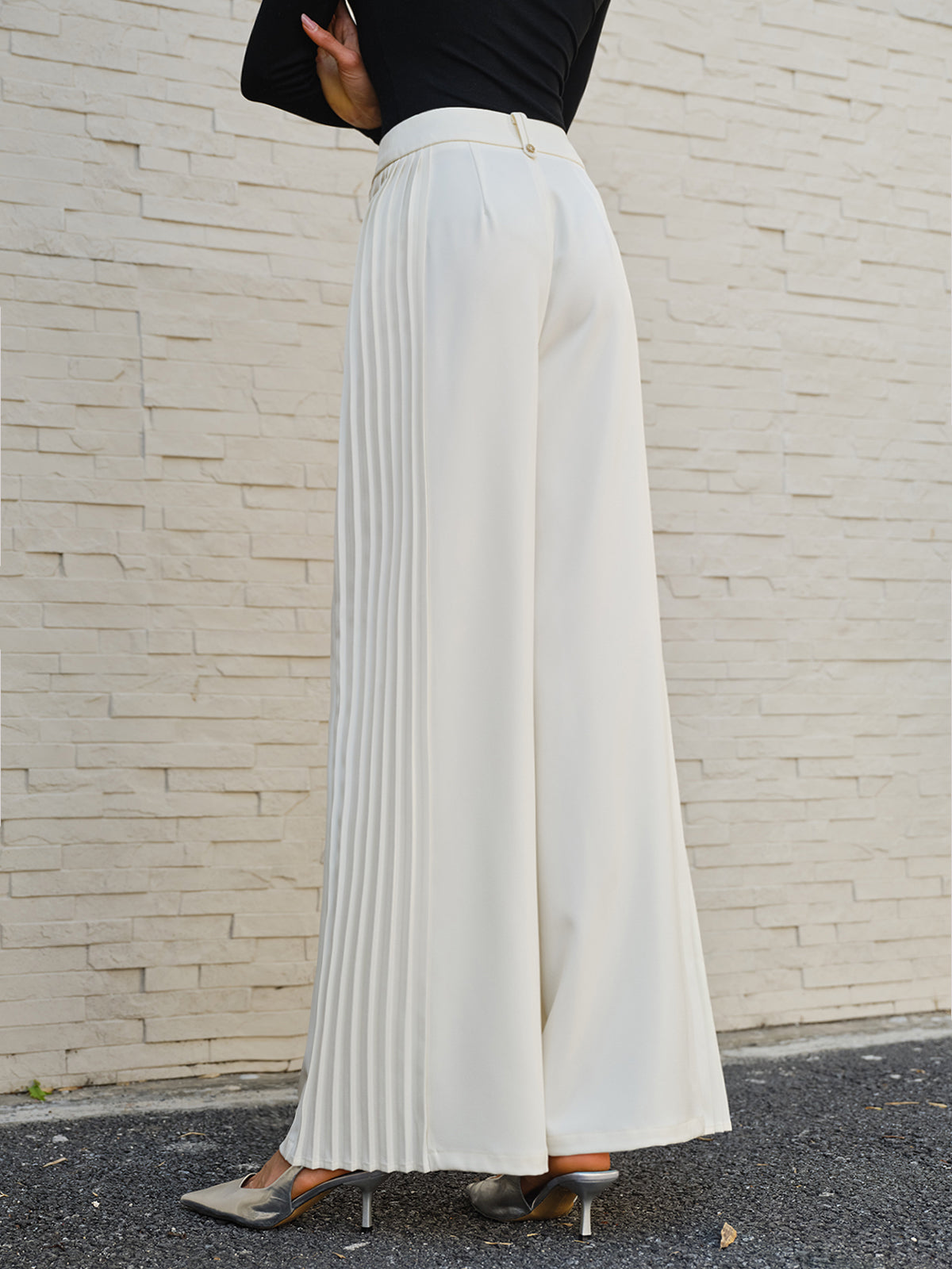 Women's wide leg pants with side pleats, mid-rise elegant trousers in fluid casual silhouette