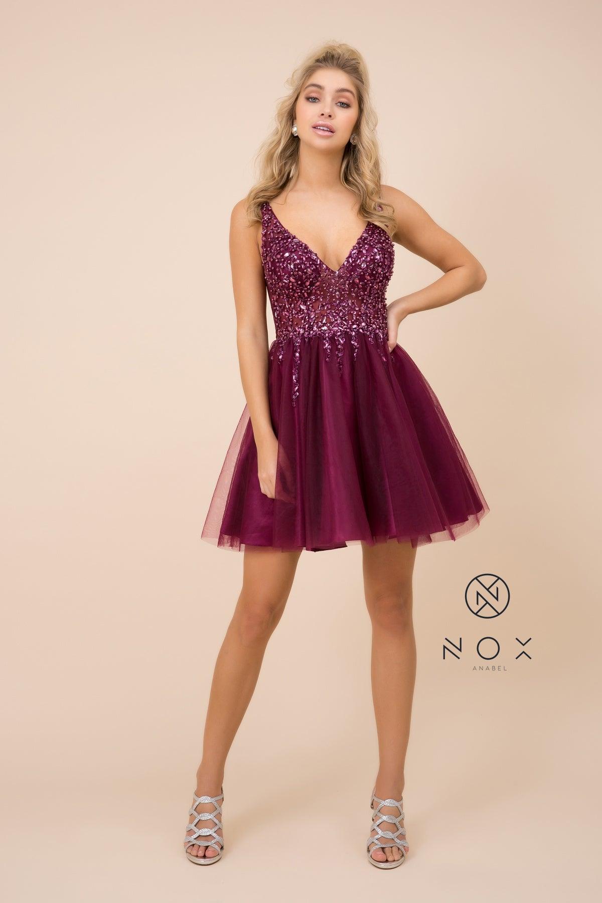 Sleeveless short prom dress plunging V-neck A-line silhouette with elegant pleated skirt