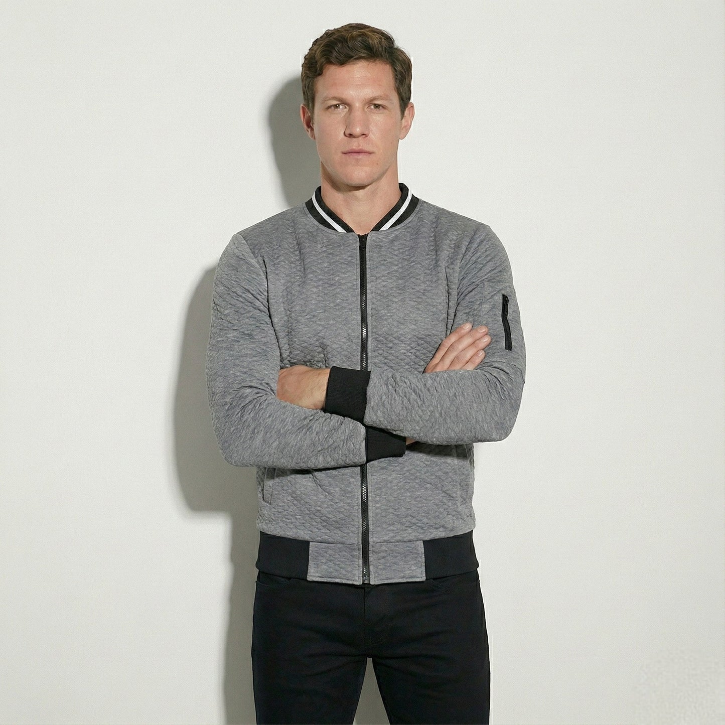 Men's slim-fit zipper sweater breathable blended fabric elastic cuffs modern active style