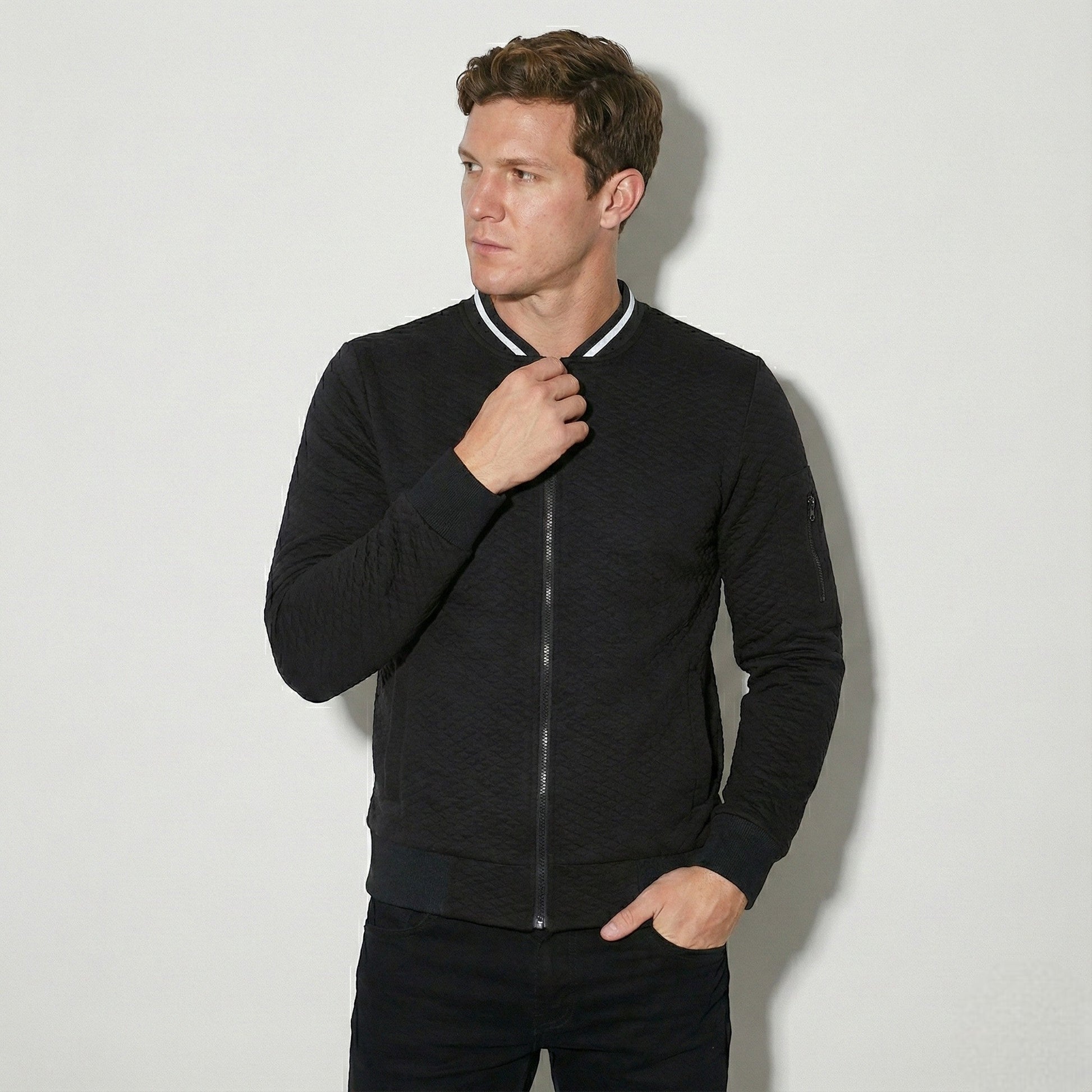 Men's slim-fit zipper sweater breathable blended fabric elastic cuffs modern active style
