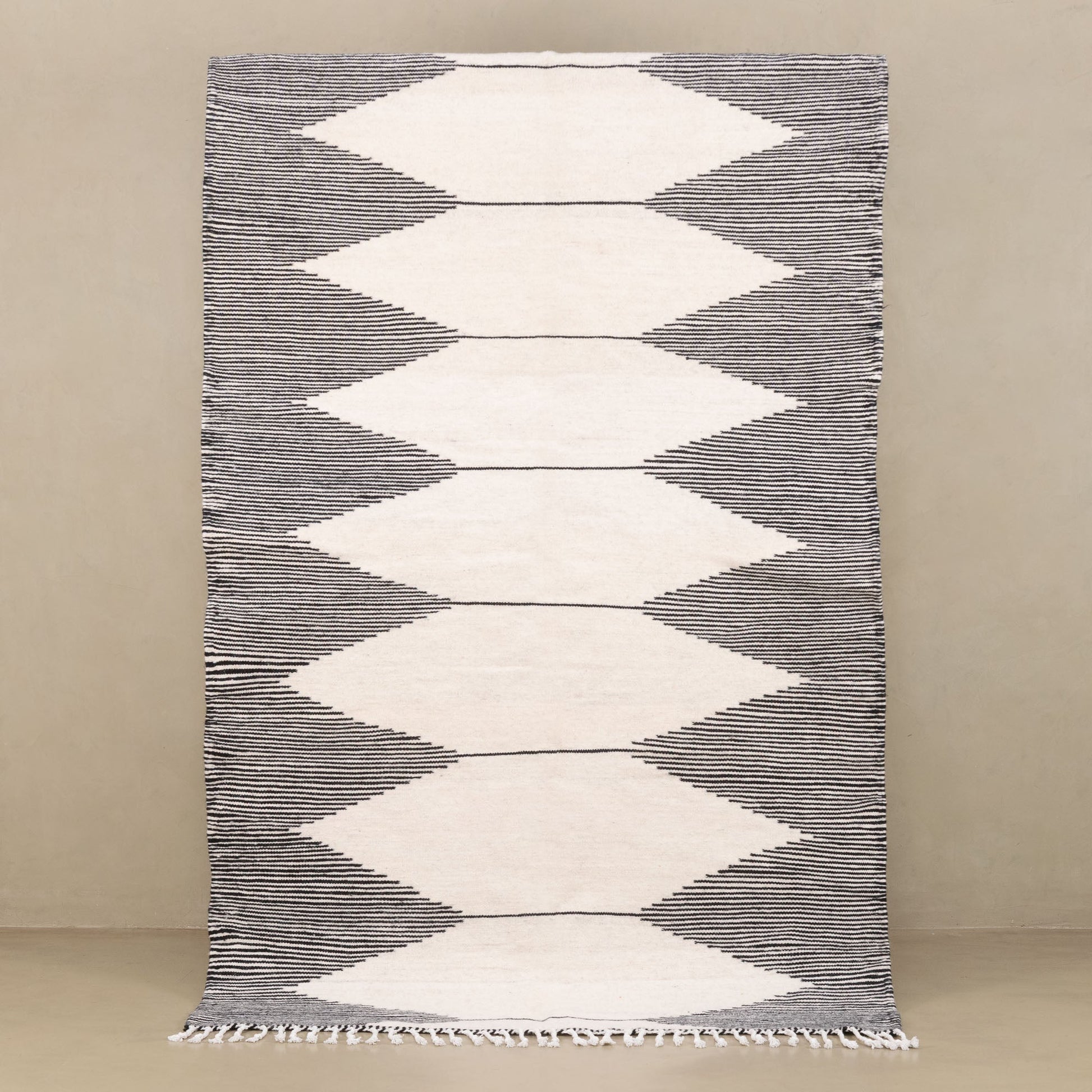 Sodassi - taznakht kilim rug - Urbann-Vibe