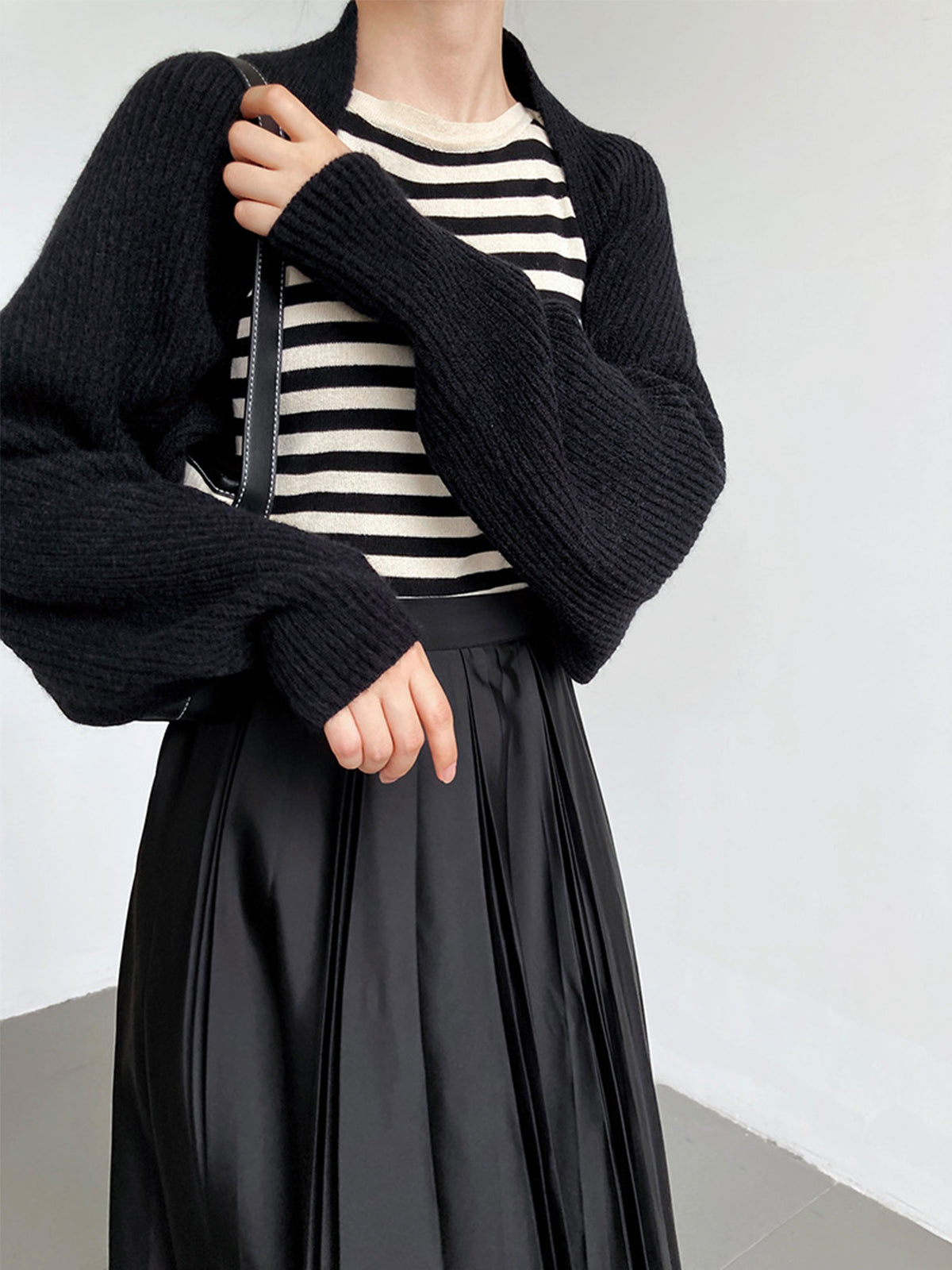Women's open-front knit cardigan lightweight cozy layering essential minimalist silhouette soft fabric