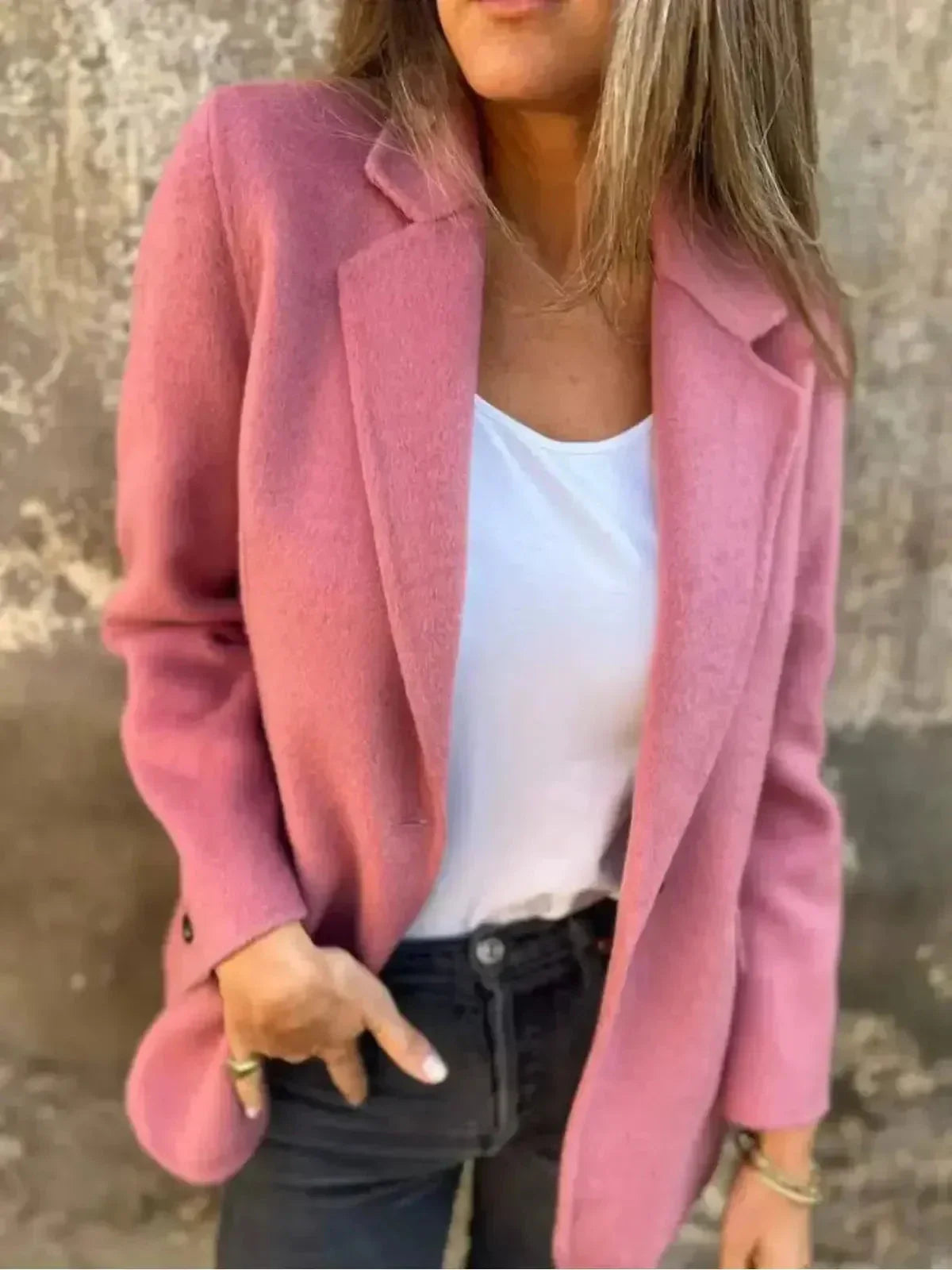 Women's casual blazer in neutral tone, relaxed tailored fit with effortless sophistication for day-to-night wear