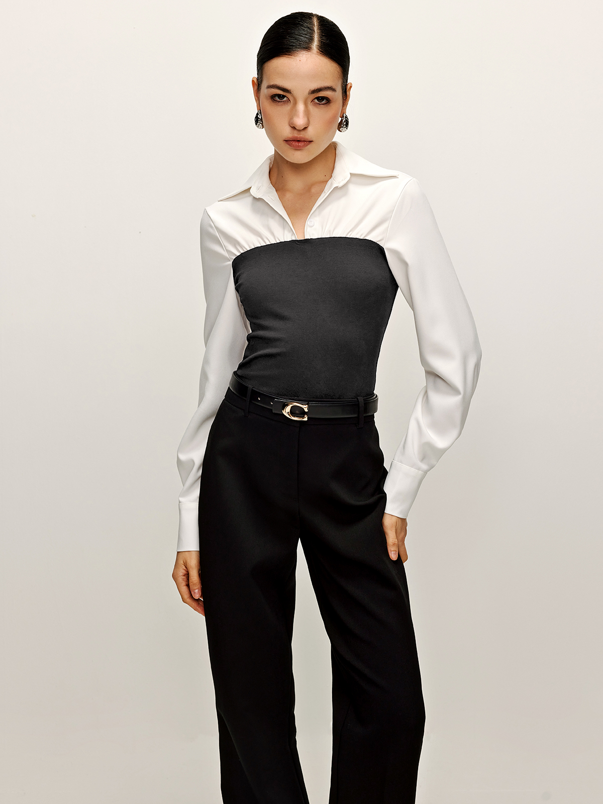 Two-tone panel polo shirt in premium cotton blend with high-stretch ribbed fabric for workwear elegance