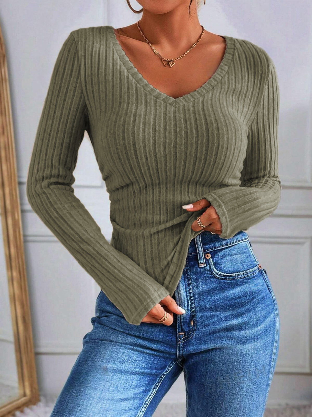Women's ribbed V-neck long sleeve T-shirt with pleated accent, slim fit, casual chic everyday top