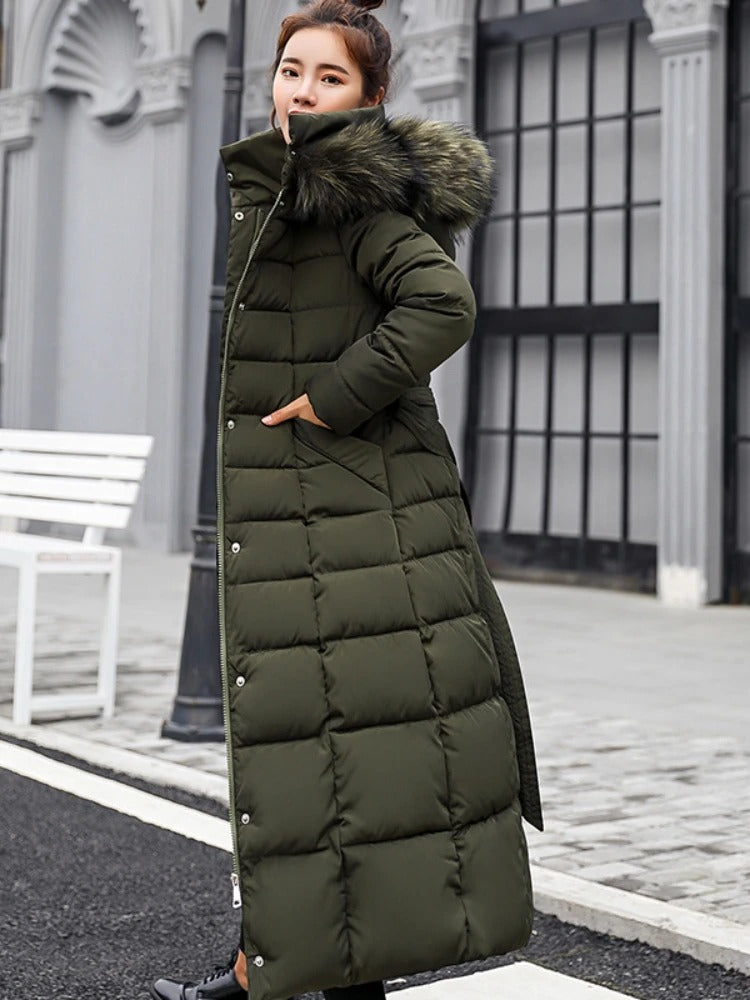 Women's long quilted fleece parka coat with faux fur collar, cozy warm winter outerwear