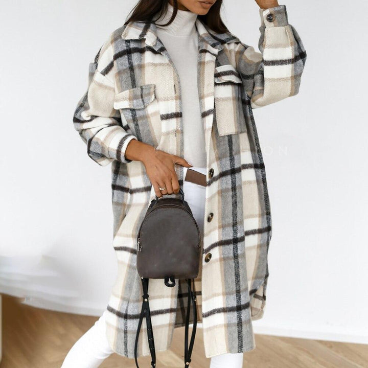 Women's plaid jacket classic check pattern casual chic versatile outerwear relaxed comfortable cut