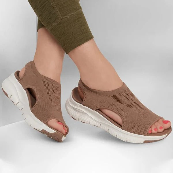 Washable slingback sport sandals with breathable mesh upper and cushioned footbed for outdoor comfort
